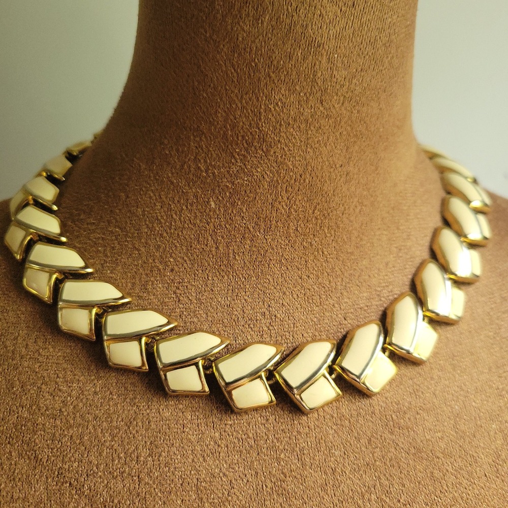 Vintage Gold Tone Cream Enamel Geometric Link Collar Necklace‎ Size 16.5 Retro